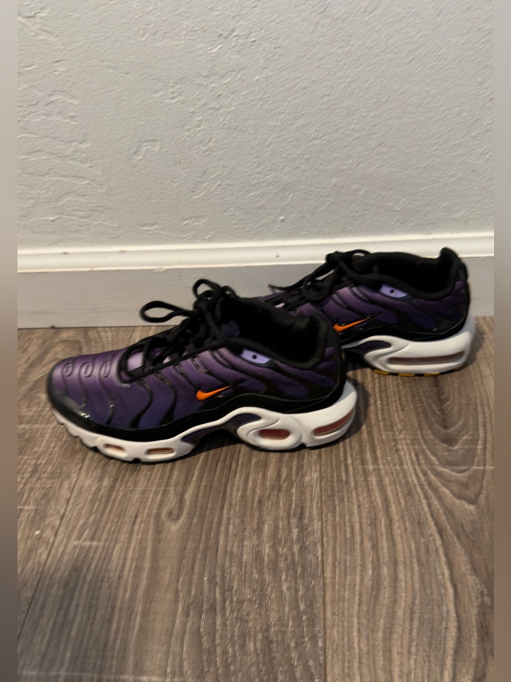 Kids 4Y -Nike Air Max Plus OG -like New